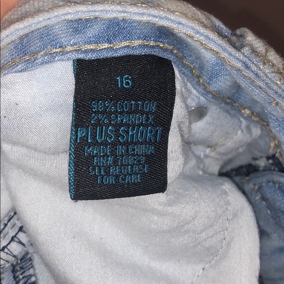 Distressed Bermuda Shorts - Picture 2 of 4